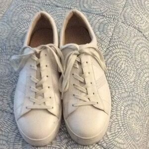 Vionic leather sneakers